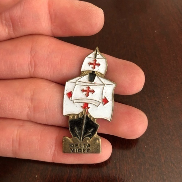 Vintage Delta Video Ship Pin - Picture 1 of 2